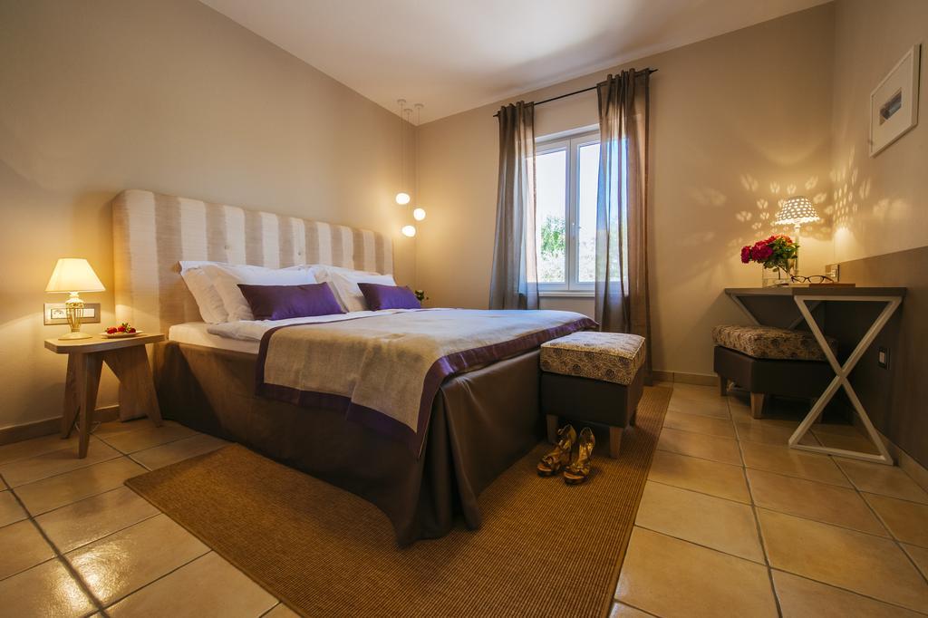 Villa Mirakul Sukošan Habitación foto